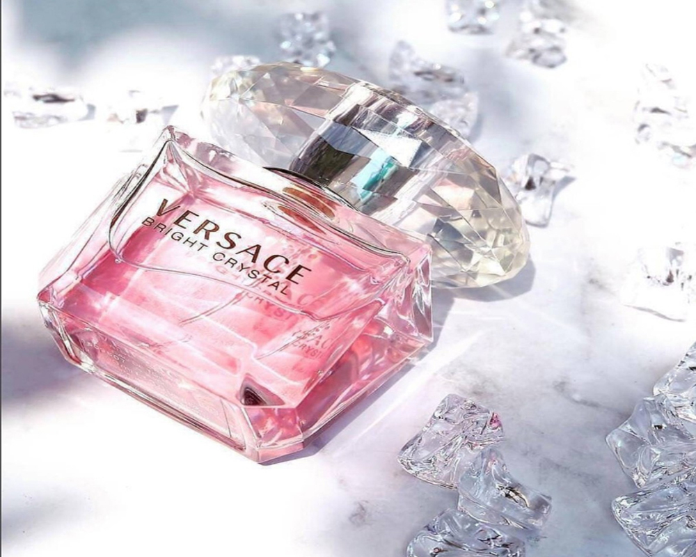 Thiết kế của nước hoa Versace Bright Crystal